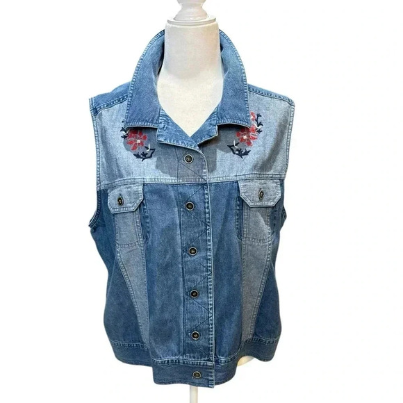 Karen Scott Sport Two Tone Denim Embroidery Vest Size XL - Picture 1 of 5